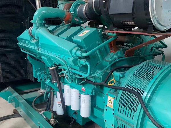 巨野更换100kW柴油发电机组机油时，需要注意哪些事项？